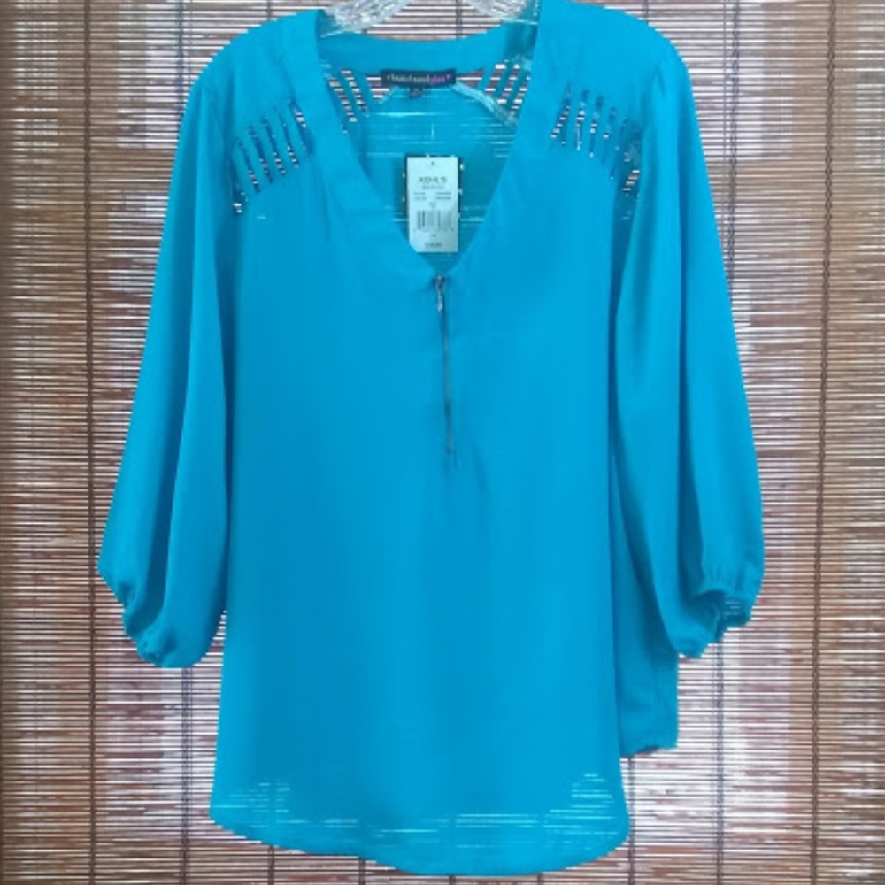 ⬇️ $19 Heartsoul Woman 2X Top NWT Lattice Detail